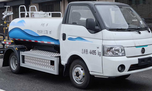 蓝牌纯电动2.5吨洒水车