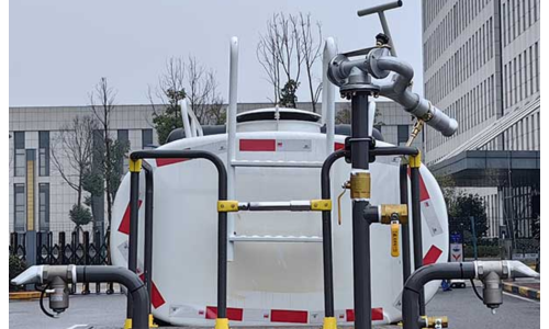 蓝牌纯电动2.5吨洒水车