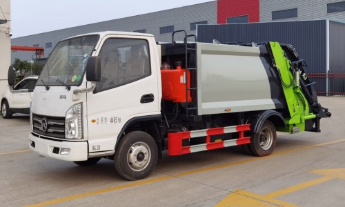 凯马蓝胖5.5方压缩垃圾车