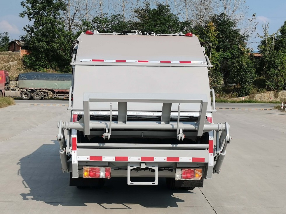 五十铃7方压缩垃圾车