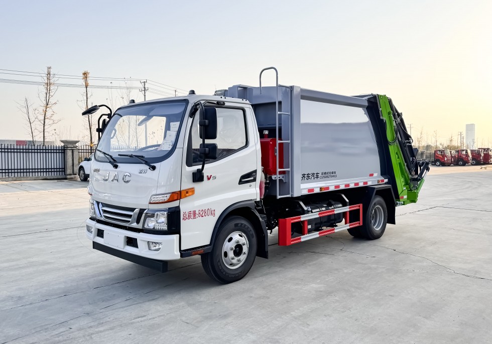 江淮V57.5方压缩垃圾车