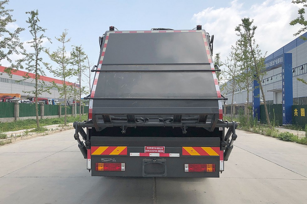 齐东方牌陕汽后双桥20立方压缩式垃圾车
