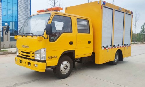 齐东方牌五十铃双排救险车-1000方排水量