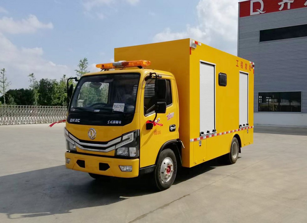 齐东方牌东风多利卡型救险车-2000方排水车