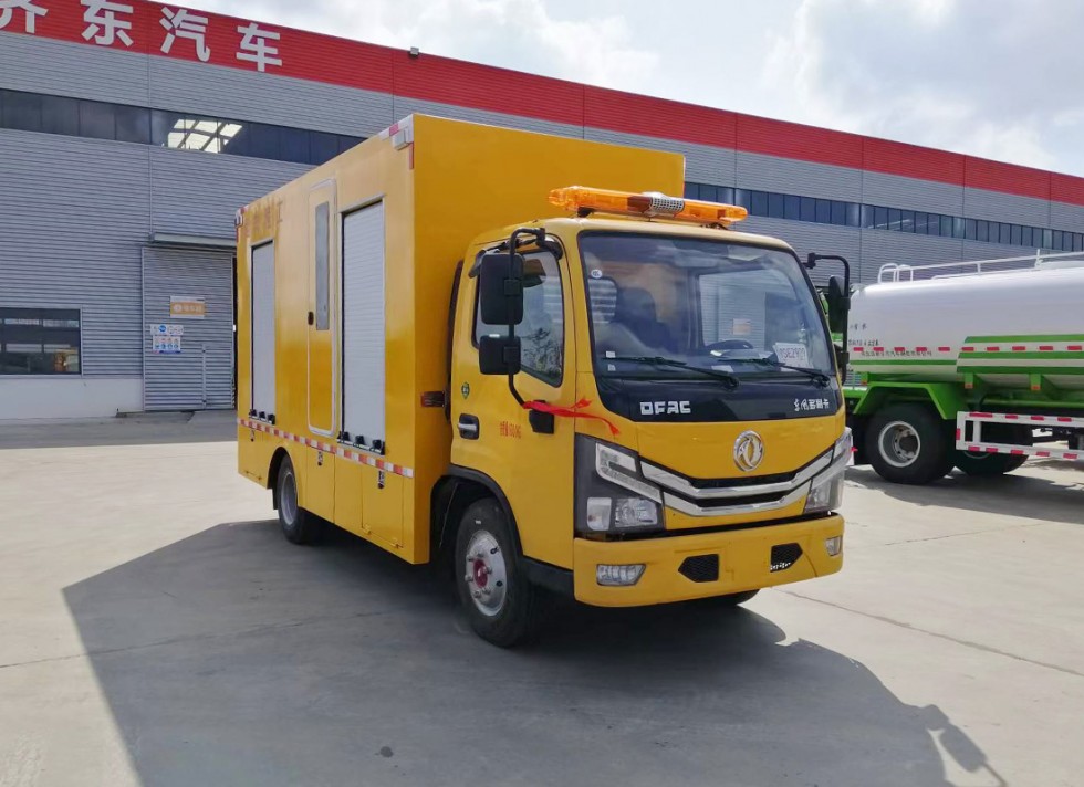 齐东方牌东风多利卡型救险车-2000方排水车