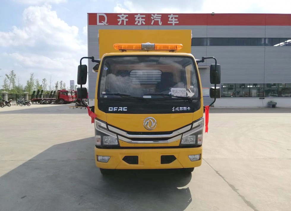 齐东方牌东风多利卡型救险车-2000方排水车