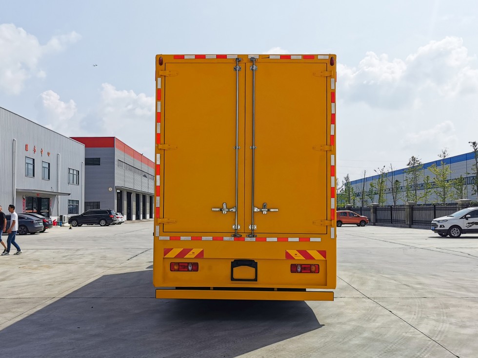 齐东方牌东风天锦电源车-500kw电源车