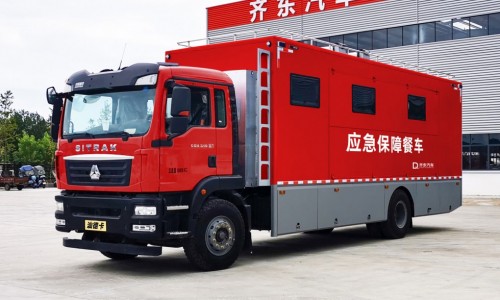 齐东方牌重汽汕德卡型餐车-可供300-500人餐饮