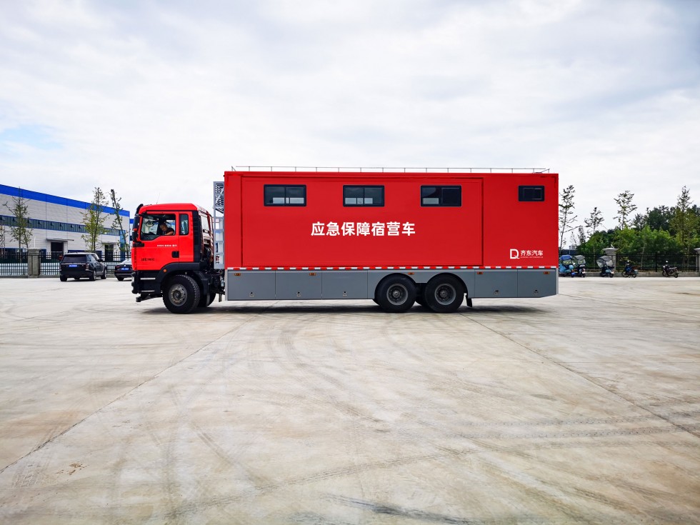 重汽汕德卡宿营车-32床