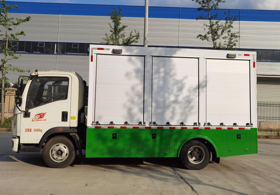 齐东方牌润滑油净化工程车